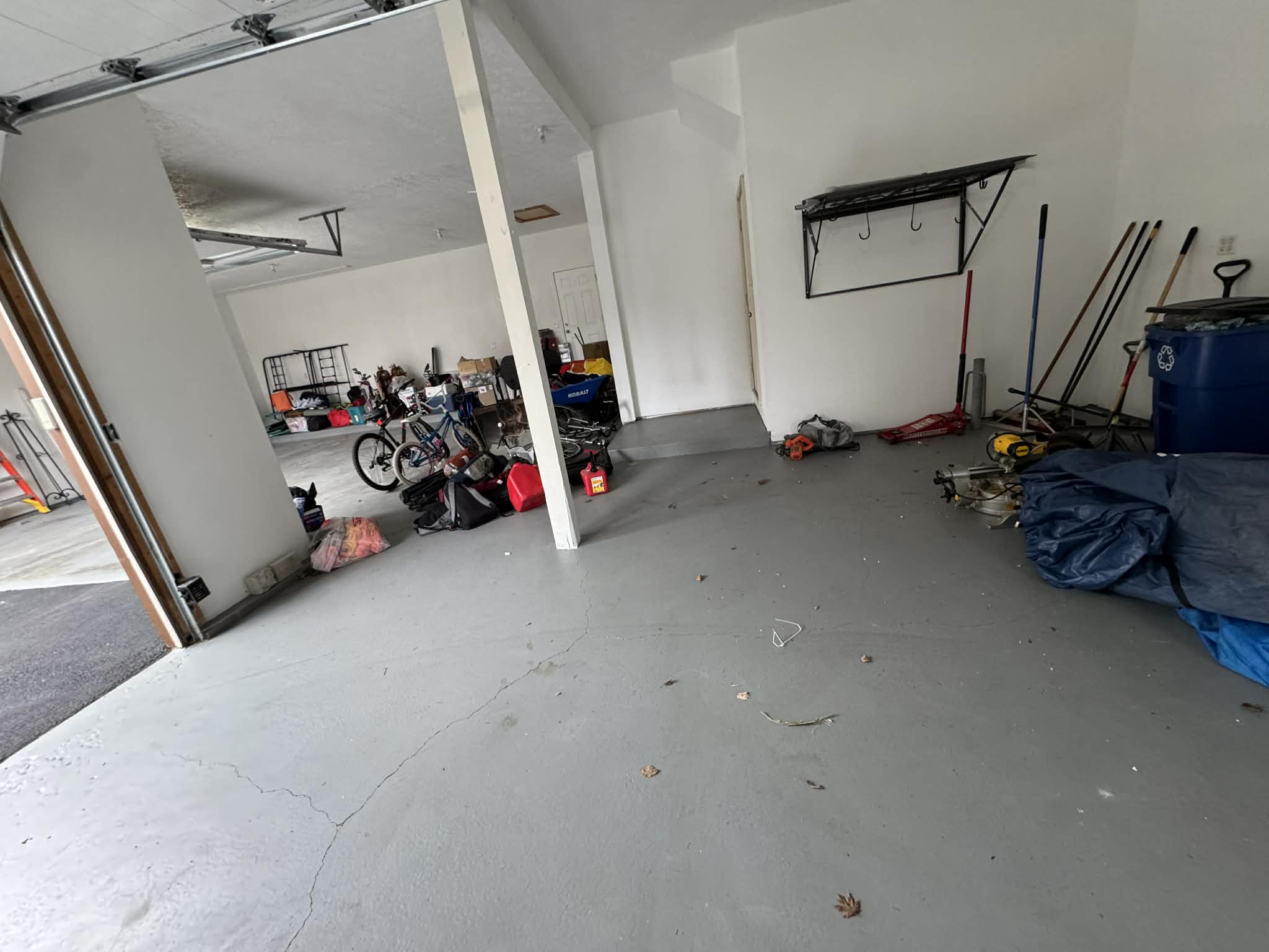 What to Do Before a Garage Sale (And What to Haul Away After)