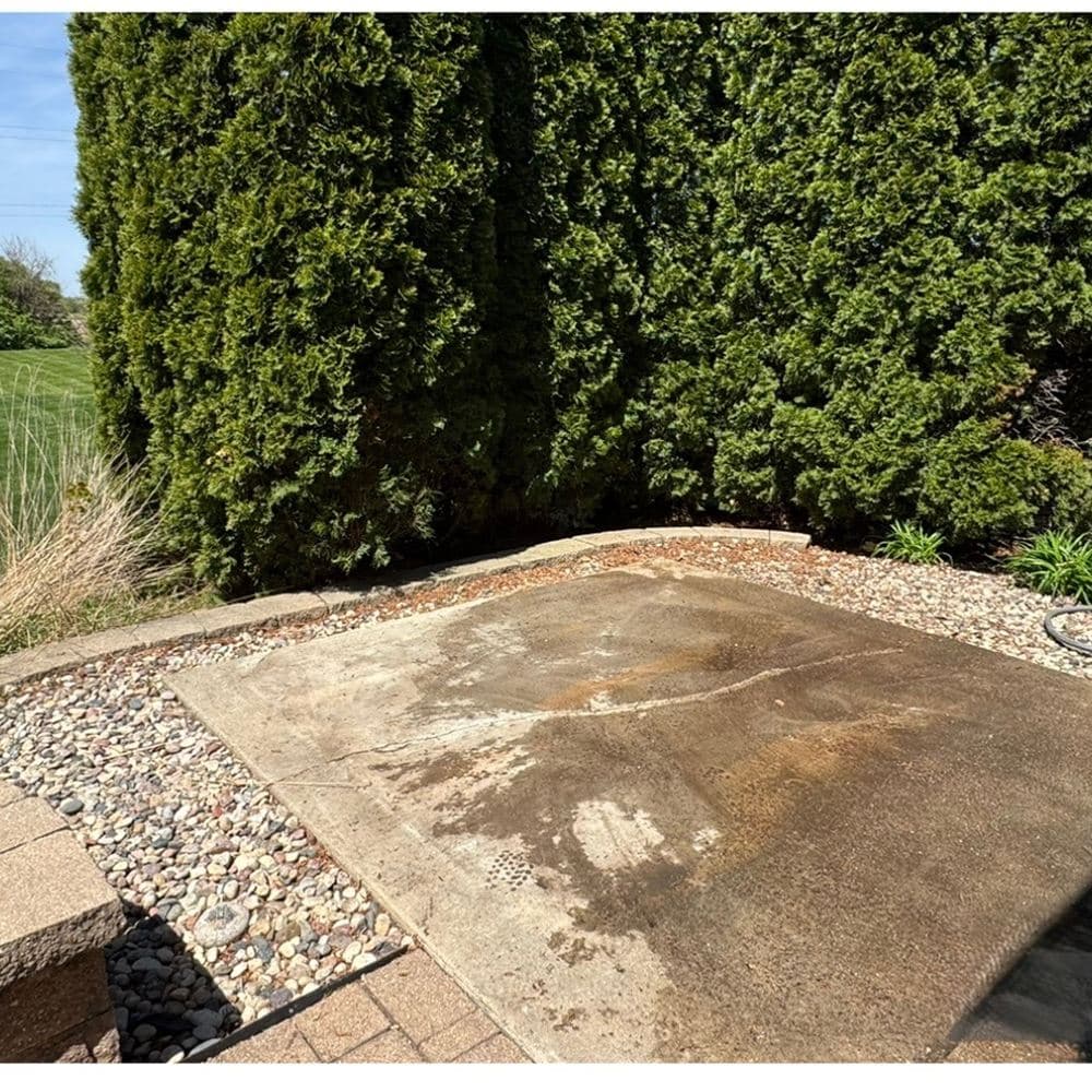 Junk removal in Rockford IL: hot tub removal after