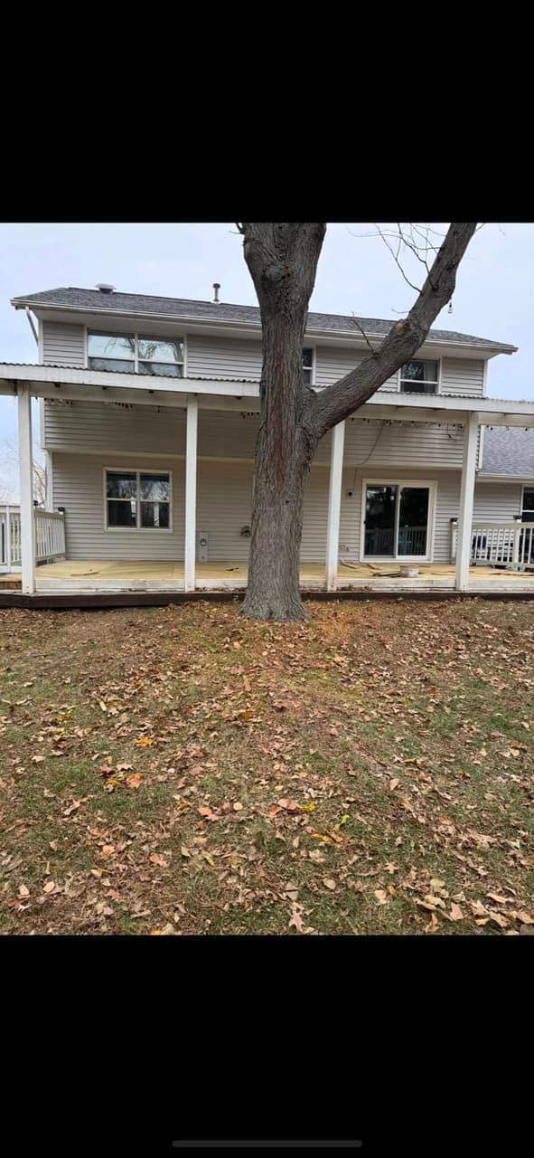 Junk removal in Rockford IL: porch debris removal after